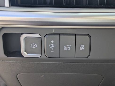 Used 2025 Hyundai Santa Fe SEL FWD image 16