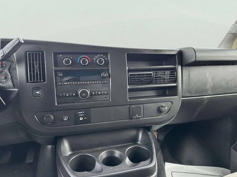 Used 2016 Chevrolet Express 2500 RWD image 15