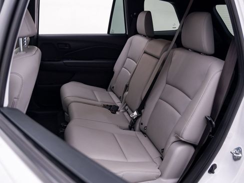 Certified 2023 Honda Passport EX-L image 17