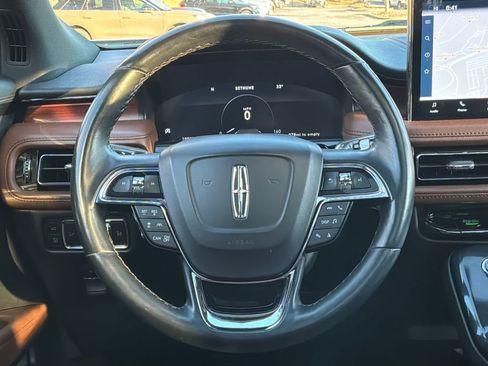 Certified 2023 Lincoln Nautilus Reserve image 16