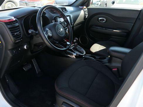Used 2014 Kia Soul + FWD image 20