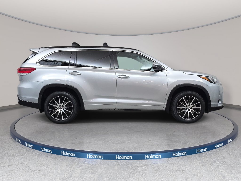 Used 2017 Toyota Highlander SE AWD/4WD image 5
