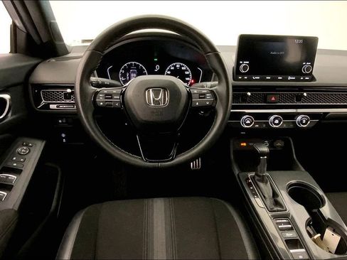 Used 2022 Honda Civic Sport image 4