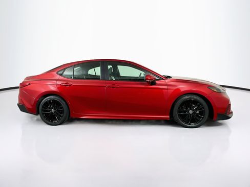 Used 2025 Toyota Camry SE FWD image 10