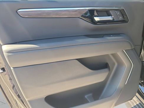 New 2026 Chevrolet Suburban LS RWD image 13