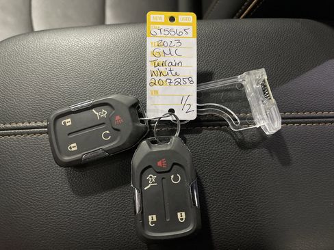 Used 2023 GMC Terrain AT4 image 25