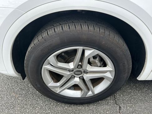 Used 2019 Audi Q5 2.0T Premium w/ Convenience Package image 4