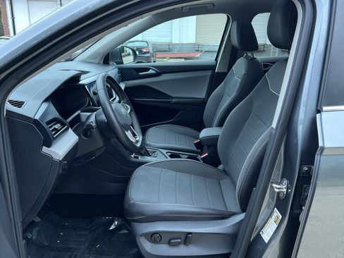 Used 2024 Volkswagen Taos SE w/ Panoramic Sunroof Package FWD image 26