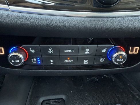 Used 2021 Buick Enclave Avenir w/ Avenir Technology Package image 19