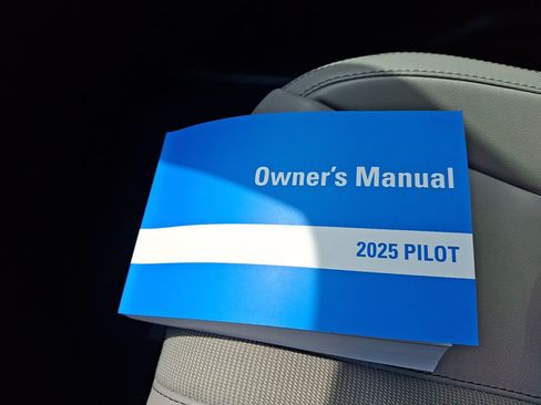 Certified 2025 Honda Pilot EX-L image 30