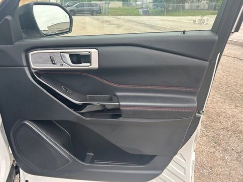 Certified 2022 Ford Explorer ST-Line w/ Class IV Trailer Tow Package RWD image 8