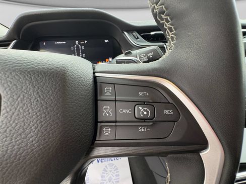 Used 2023 Jeep Grand Cherokee L Laredo AWD/4WD image 28