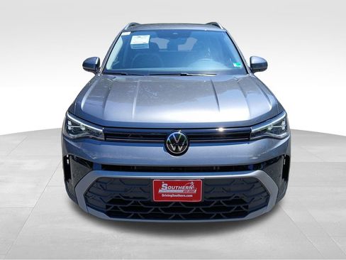 New 2025 Volkswagen Taos SE image 8