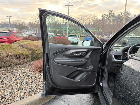 Used 2022 GMC Terrain SLE w/ Driver Convenience Package image 11