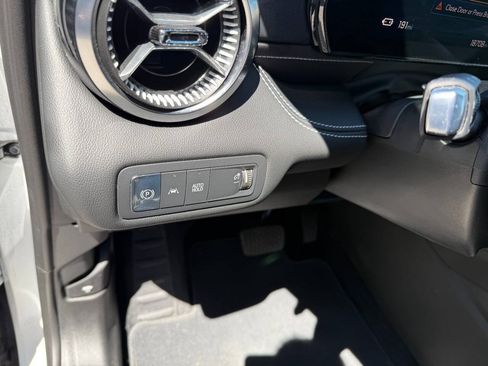 Used 2024 Chevrolet Blazer EV LT AWD/4WD image 29