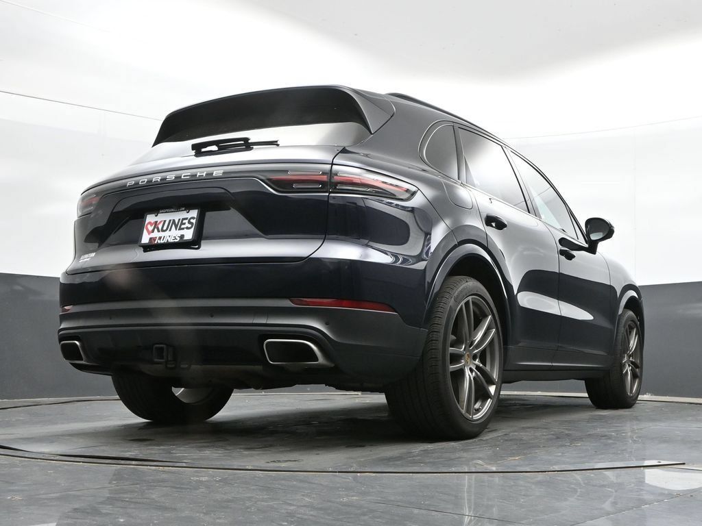 Used 2023 Porsche Cayenne AWD/4WD image 38