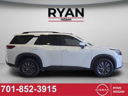 Certified 2025 Nissan Pathfinder SV