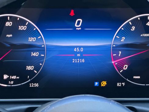 Used 2025 Mercedes-Benz C 300 Sedan image 32