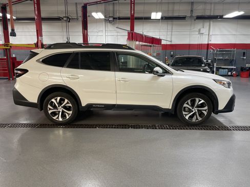 Used 2022 Subaru Outback Limited XT w/ Popular Package #2 image 7