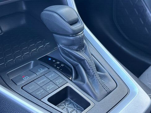 Certified 2025 Toyota RAV4 XLE w/ Convenience Package image 20