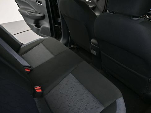 Used 2025 Nissan Versa SV FWD image 12