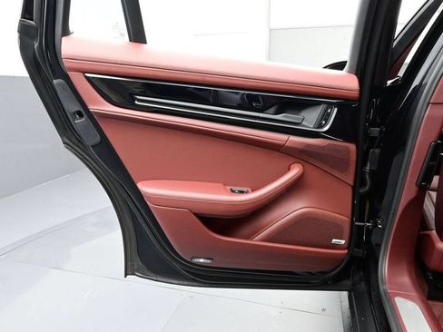 Certified 2025 Porsche Panamera 4 AWD/4WD image 13