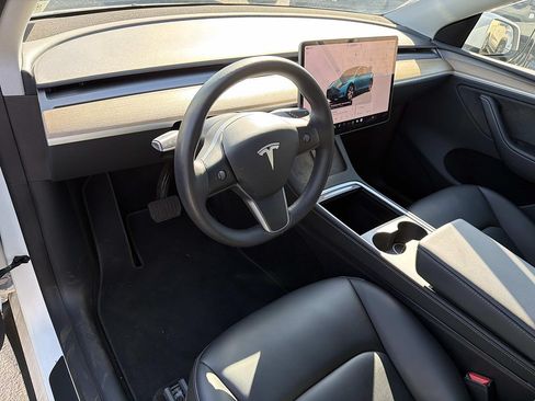Used 2023 Tesla Model Y Long Range AWD/4WD image 6