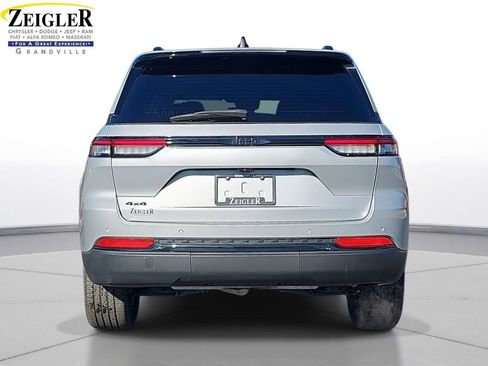 Certified 2023 Jeep Grand Cherokee Altitude image 6