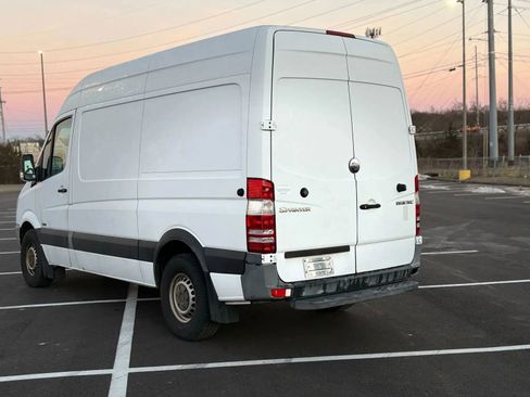 Used 2011 Freightliner Sprinter 2500 image 3