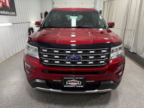 Used 2017 Ford Explorer Limited w/ Equipment Group 301A AWD/4WD image 2