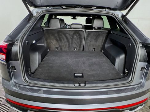 Used 2025 Volkswagen Atlas Cross Sport SE image 25