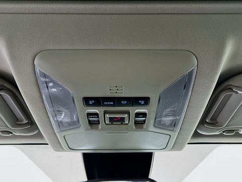 Used 2022 Toyota RAV4 XLE w/ Convenience Package FWD image 18