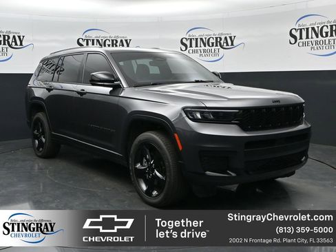 Used 2023 Jeep Grand Cherokee L Laredo RWD image 1