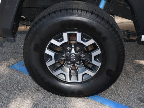 Used 2021 Toyota Tacoma TRD Off-Road w/ Technology Package image 21