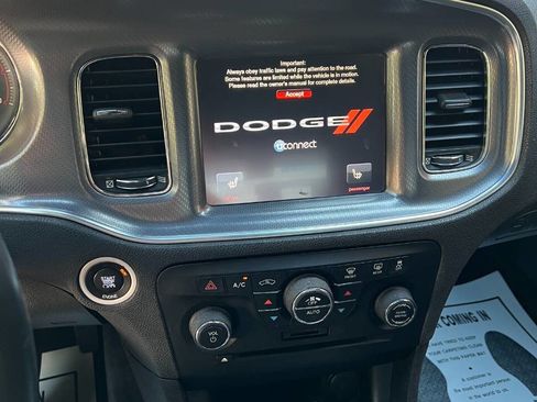 Used 2014 Dodge Charger SXT image 23