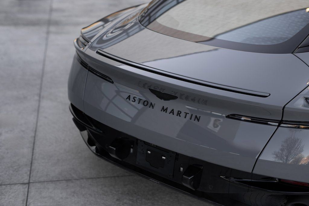 Used 2025 Aston Martin DB12 Coupe RWD image 8