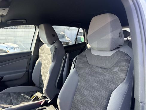 Used 2022 Volkswagen ID.4 Pro image 16