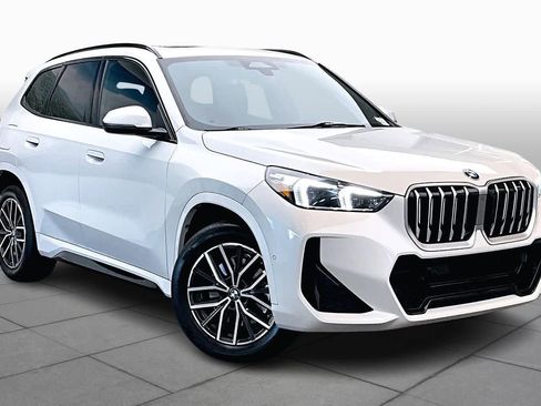 Used 2025 BMW X1 xDrive28i image 4