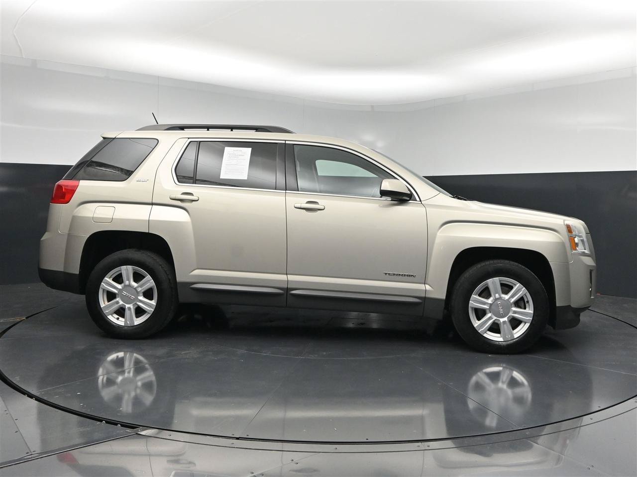 Used 2015 GMC Terrain SLT w/ Safety Package FWD image 4