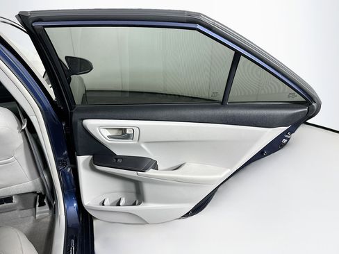 Used 2015 Toyota Camry LE FWD image 27