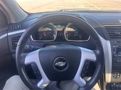 Used 2009 Chevrolet Traverse LT image 11