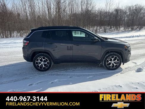 Used 2024 Jeep Compass Limited image 11