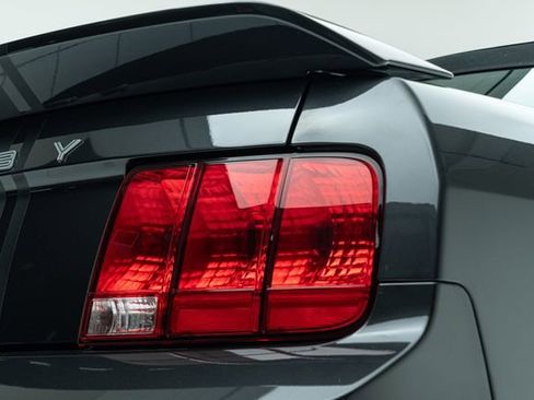 Used 2007 Ford Mustang Shelby GT500 RWD image 17