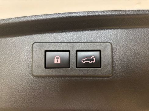 Used 2023 Subaru Outback Touring AWD/4WD image 27
