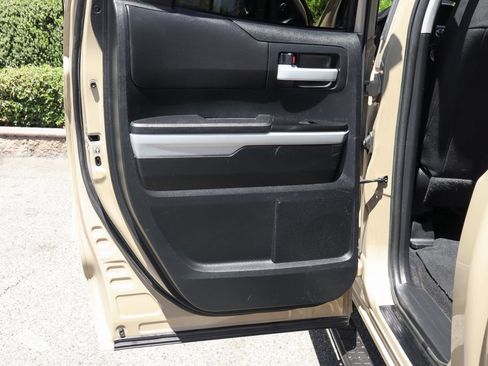 Used 2017 Toyota Tundra SR5 RWD image 33