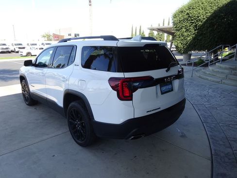 Certified 2023 GMC Acadia SLE w/ Driver Convenience Package FWD image 9