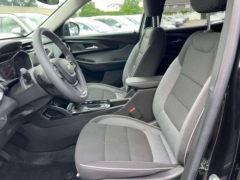 Used 2023 Chevrolet TrailBlazer LT FWD image 15
