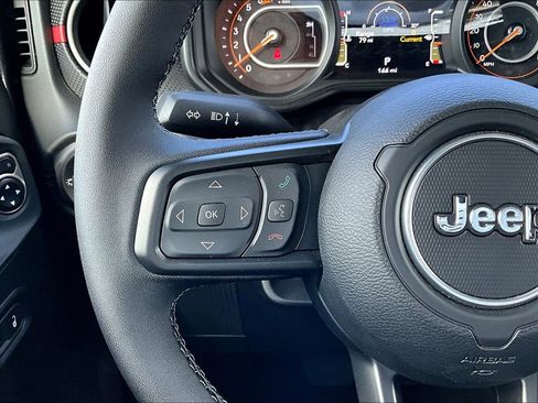 New 2025 Jeep Wrangler Unlimited Rubicon w/ Technology Group image 6