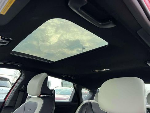 Used 2025 Kia K4 GT-Line w/ GT-Line Premium Package image 19