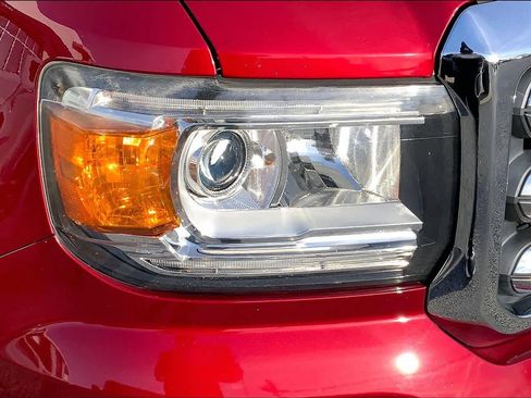 Used 2017 GMC Canyon SLT w/ Driver Alert Package image 26